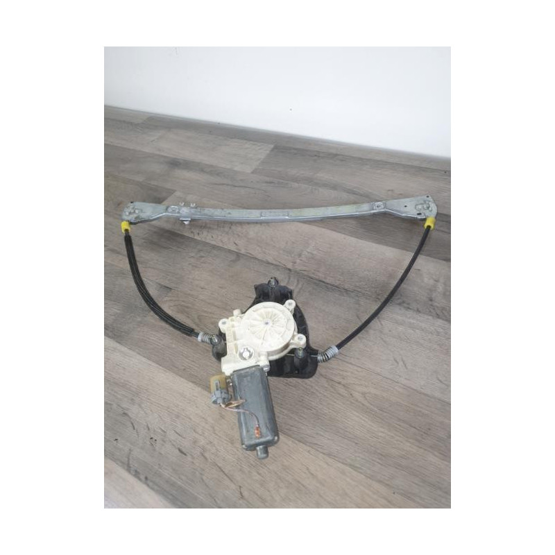 Leve vitre electrique avant gauche RENAULT CLIO 2 CAMPUS PHASE 1 d’occasion
