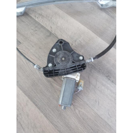 Leve vitre electrique avant gauche RENAULT CLIO 2 CAMPUS PHASE 1 d’occasion