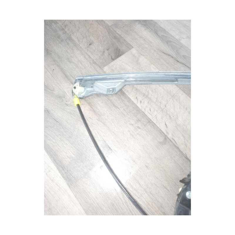 Leve vitre electrique avant gauche RENAULT CLIO 2 CAMPUS PHASE 1 d’occasion