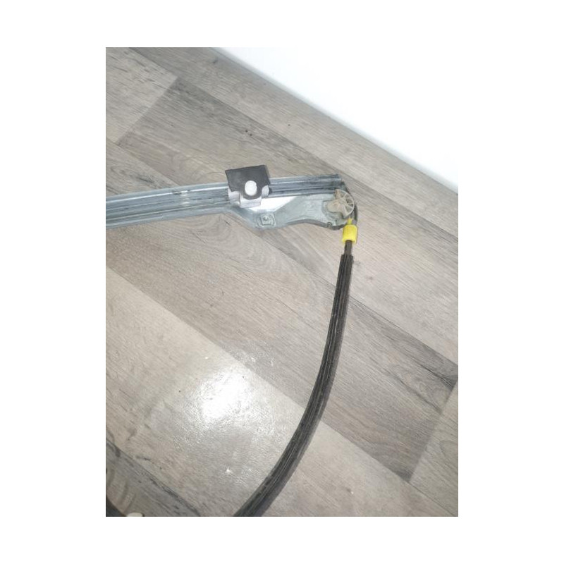 Leve vitre electrique avant gauche RENAULT CLIO 2 CAMPUS PHASE 1 d’occasion