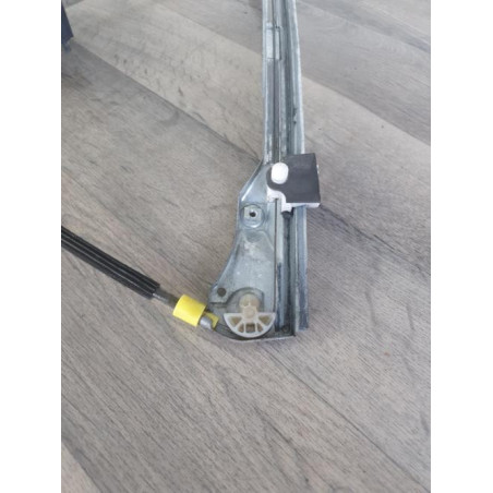 Leve vitre electrique avant gauche RENAULT CLIO 2 CAMPUS PHASE 1 d’occasion