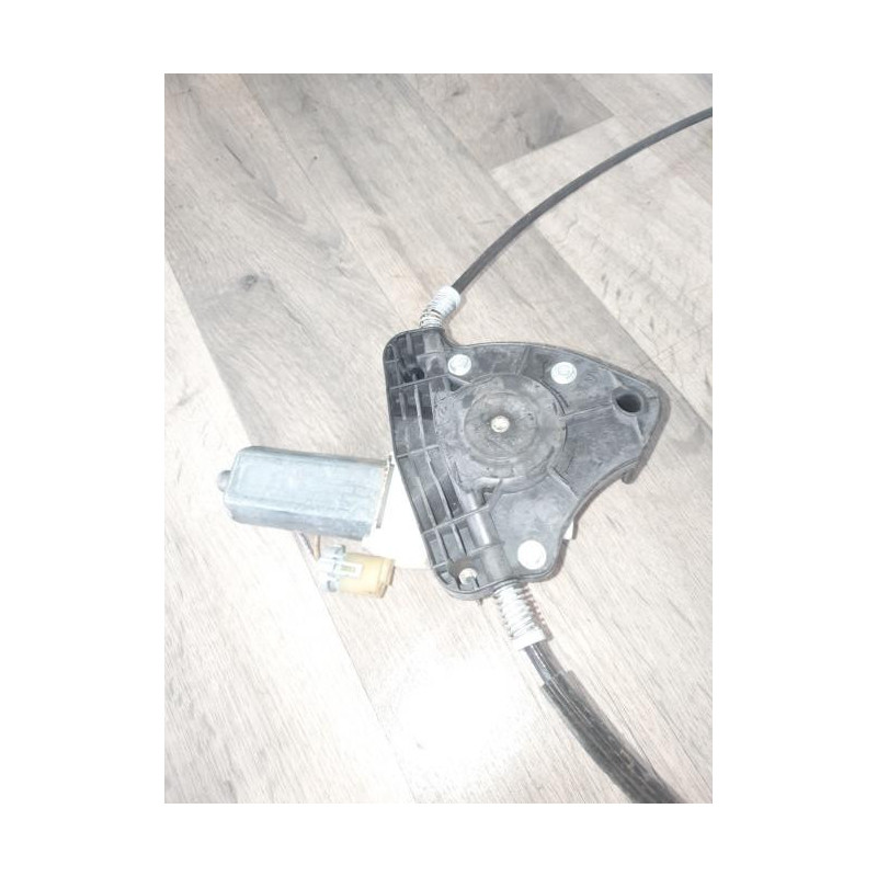 Leve vitre electrique avant gauche RENAULT CLIO 2 CAMPUS PHASE 1 d’occasion