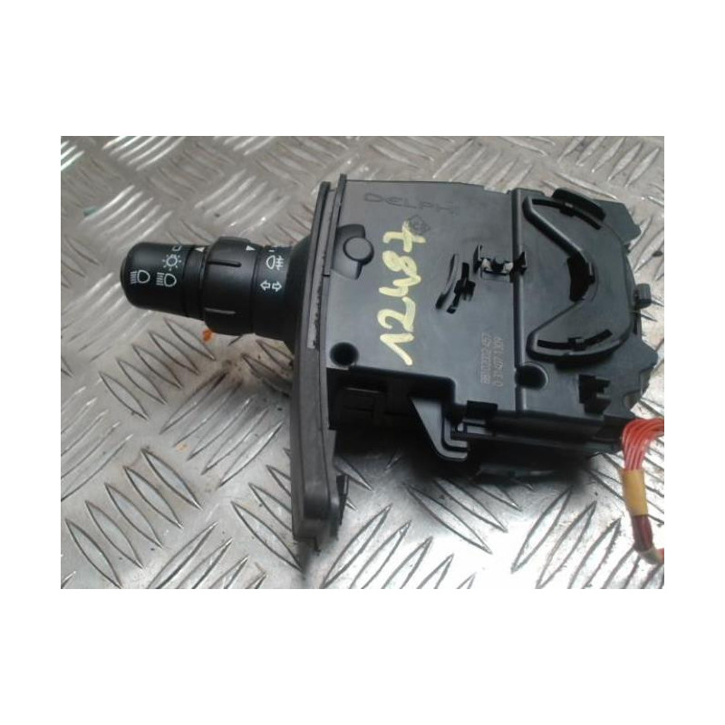 Commodo phare RENAULT CLIO 3 PHASE 1 BREAK d’occasion