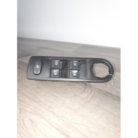 Interrupteur de leve vitre avant gauche RENAULT CAPTUR 1 PHASE 1 d’occasion