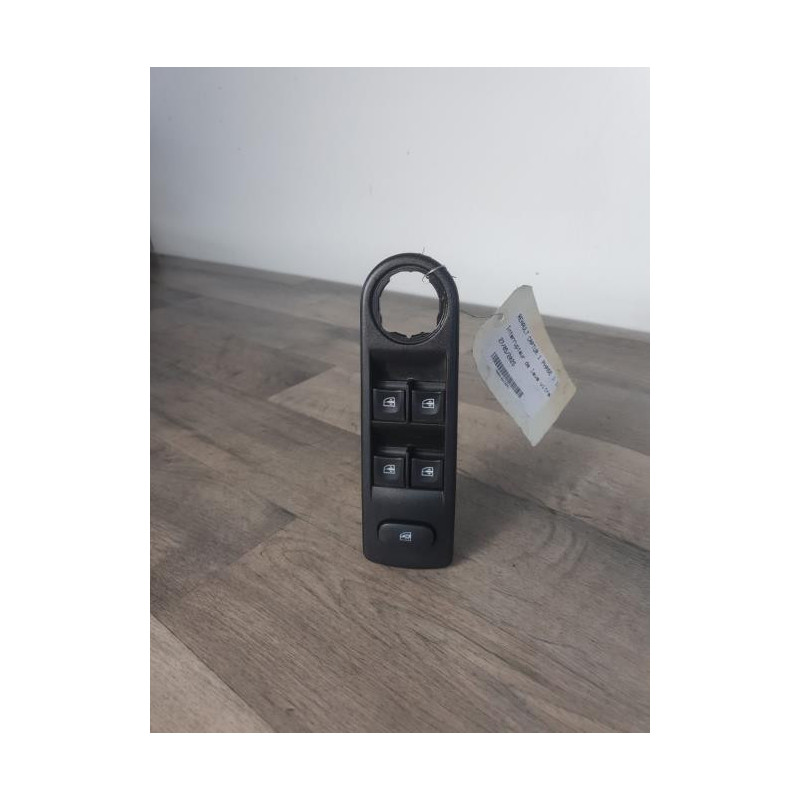 Interrupteur de leve vitre avant gauche RENAULT CAPTUR 1 PHASE 1 d’occasion