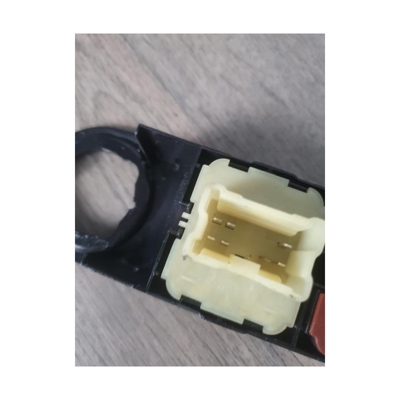 Interrupteur de leve vitre avant gauche RENAULT CAPTUR 1 PHASE 1 d’occasion