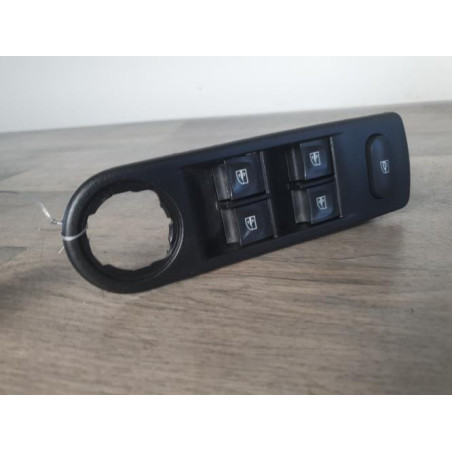 Interrupteur de leve vitre avant gauche RENAULT CAPTUR 1 PHASE 1 d’occasion