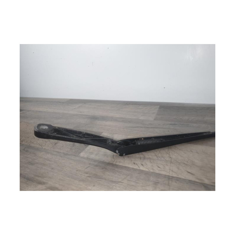 Bras essuie glace avant gauche SKODA OCTAVIA 2 PHASE 2 BREAK d’occasion