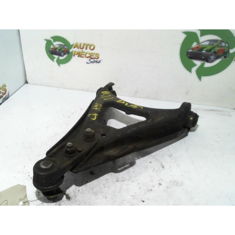 Triangle avant droit RENAULT R11 d’occasion