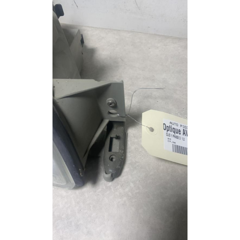 Optique avant principal droit (feux)(phare) RENAULT CLIO 1 PHASE 3 d’occasion