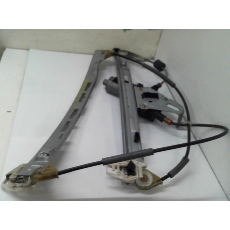 Leve vitre electrique avant droit PEUGEOT 206 PHASE 1 d’occasion