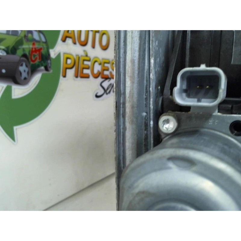 Leve vitre electrique avant droit PEUGEOT 208 1 PHASE 1 d’occasion