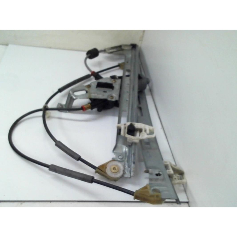 Leve vitre electrique avant gauche PEUGEOT 206 PHASE 1 d’occasion