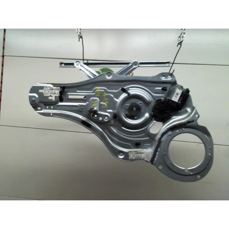 Leve vitre electrique avant gauche KIA SPORTAGE 3 PHASE 1 d’occasion