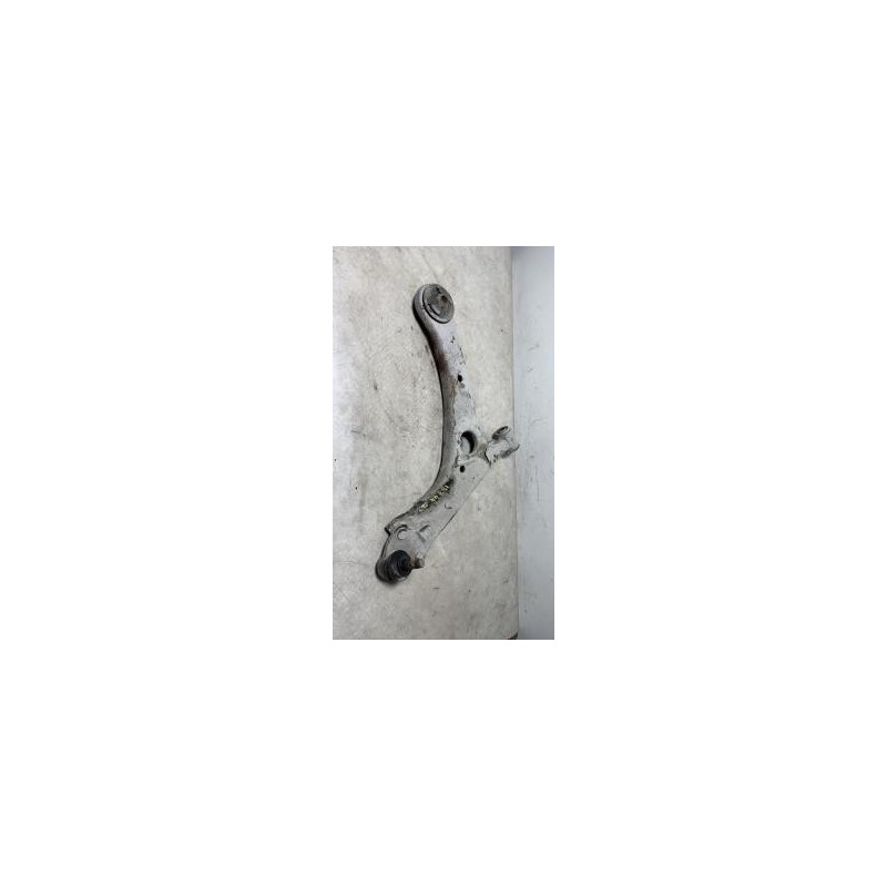 Triangle avant droit TOYOTA AVENSIS 2 PHASE 2 d’occasion