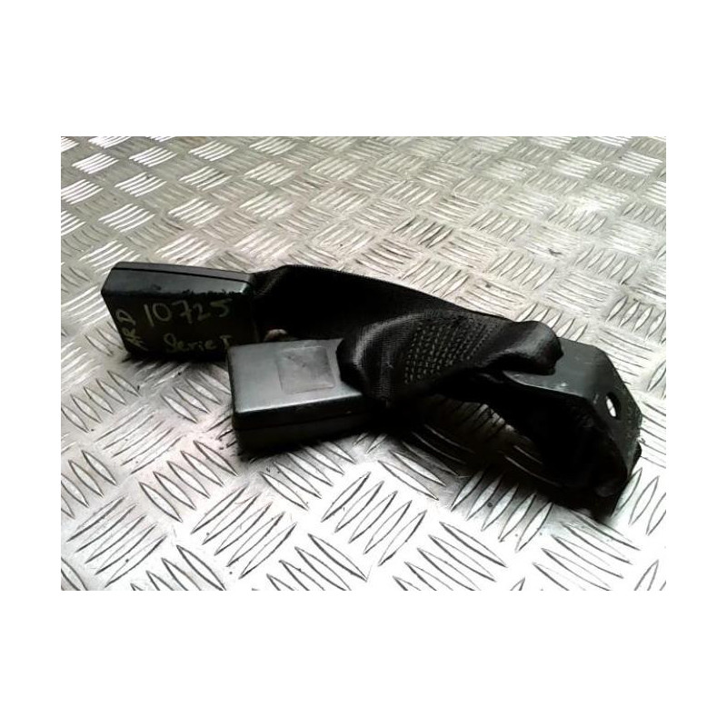 Attache ceinture arriere droit BMW SERIE 1 E87 PHASE 1 d’occasion