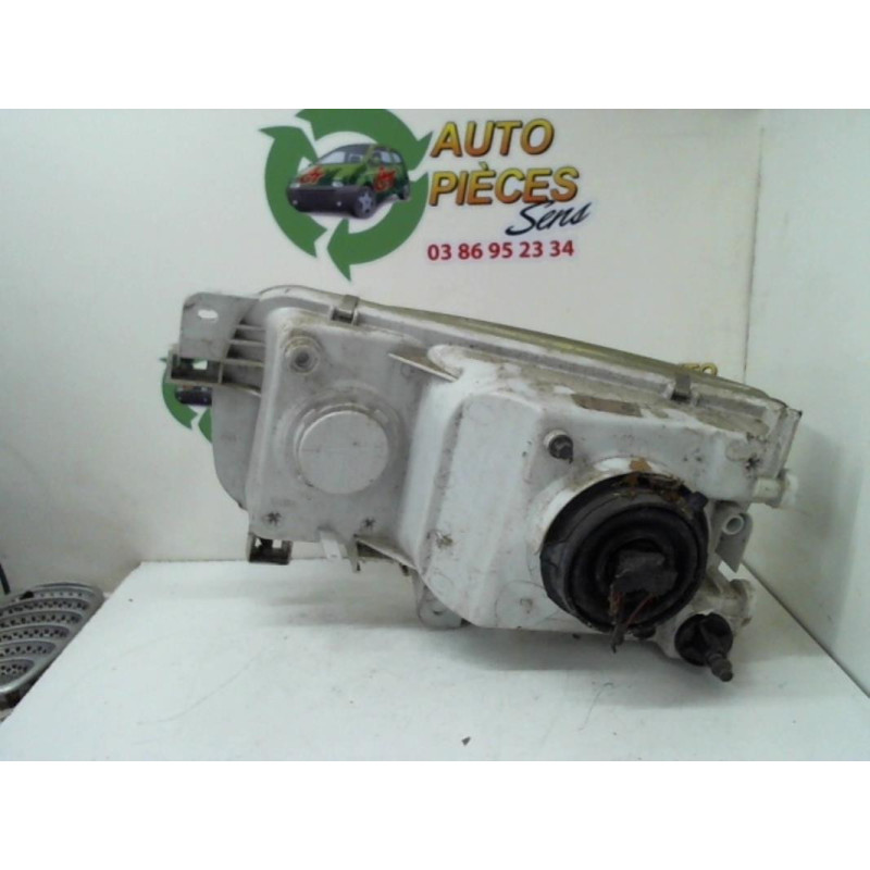 Optique avant principal droit (feux)(phare) NISSAN SERENA 1 PHASE 2 d’occasion
