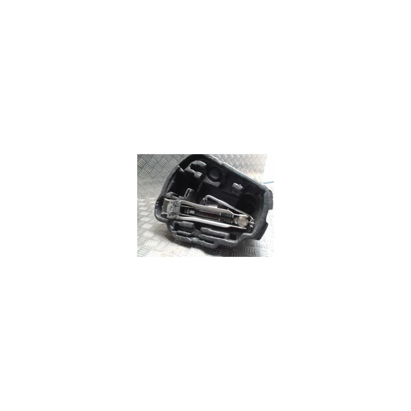 Cric (Ensemble depannage) VOLKSWAGEN BORA d’occasion