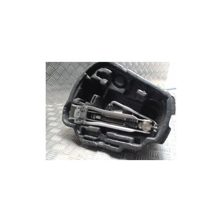 Cric (Ensemble depannage) VOLKSWAGEN BORA d’occasion