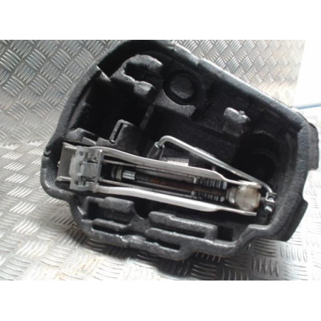 Cric (Ensemble depannage) VOLKSWAGEN BORA d’occasion