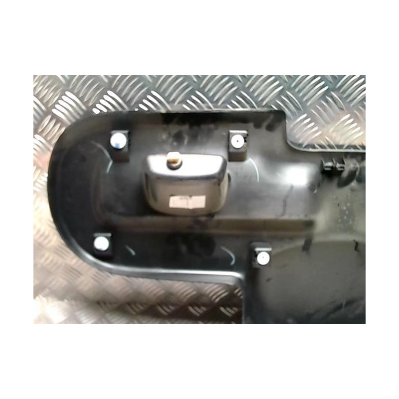Garniture hayon RENAULT TWINGO 2 PHASE 1 d’occasion