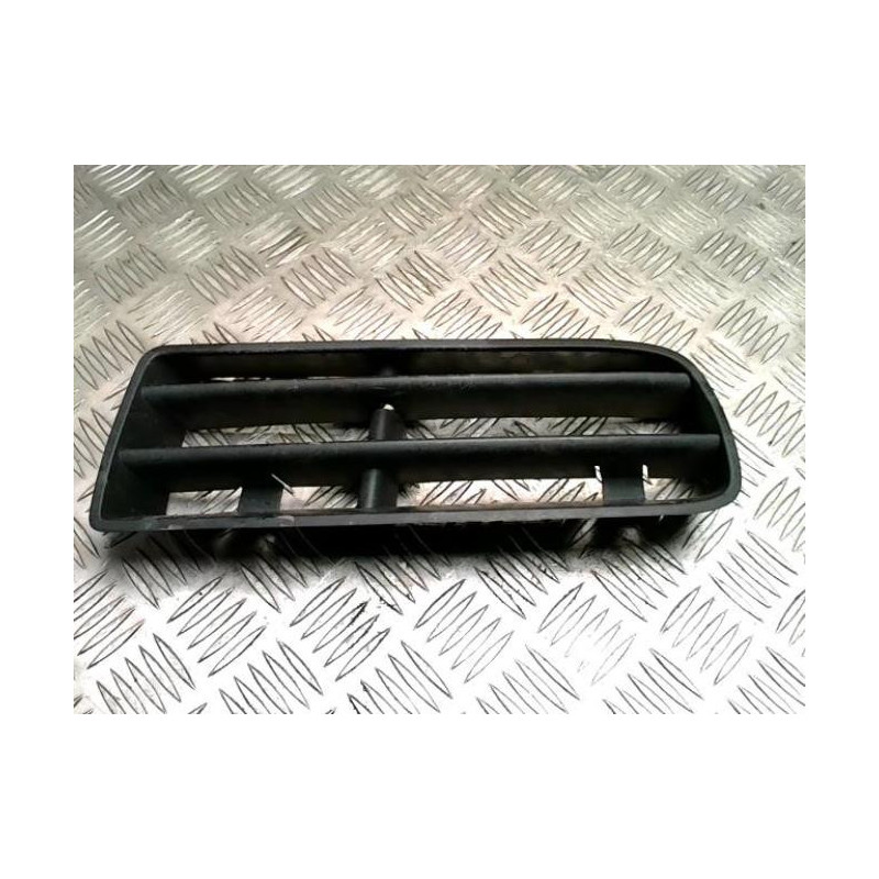 Grille de pare choc VOLKSWAGEN GOLF 4 d’occasion