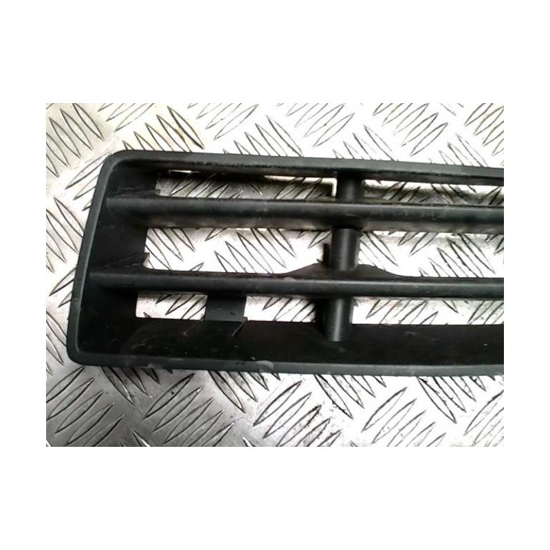Grille de pare choc VOLKSWAGEN GOLF 4 d’occasion