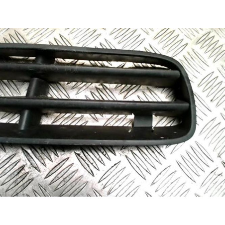 Grille de pare choc VOLKSWAGEN GOLF 4 d’occasion