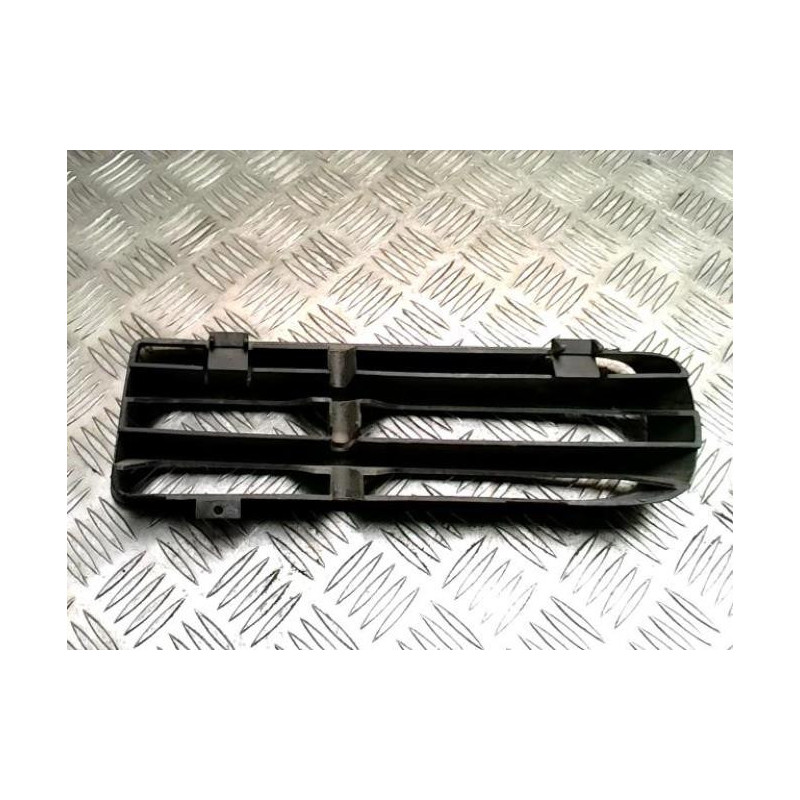 Grille de pare choc VOLKSWAGEN GOLF 4 d’occasion