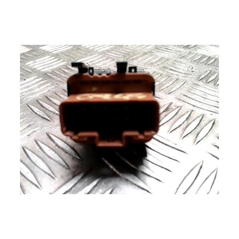 Interrupteur de leve vitre avant gauche RENAULT LAGUNA 2 PHASE 1 d’occasion