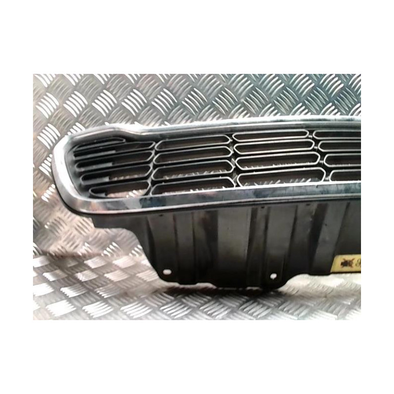 Calandre MINI MINI 2 R60 COUNTRYMAN BREAK d’occasion