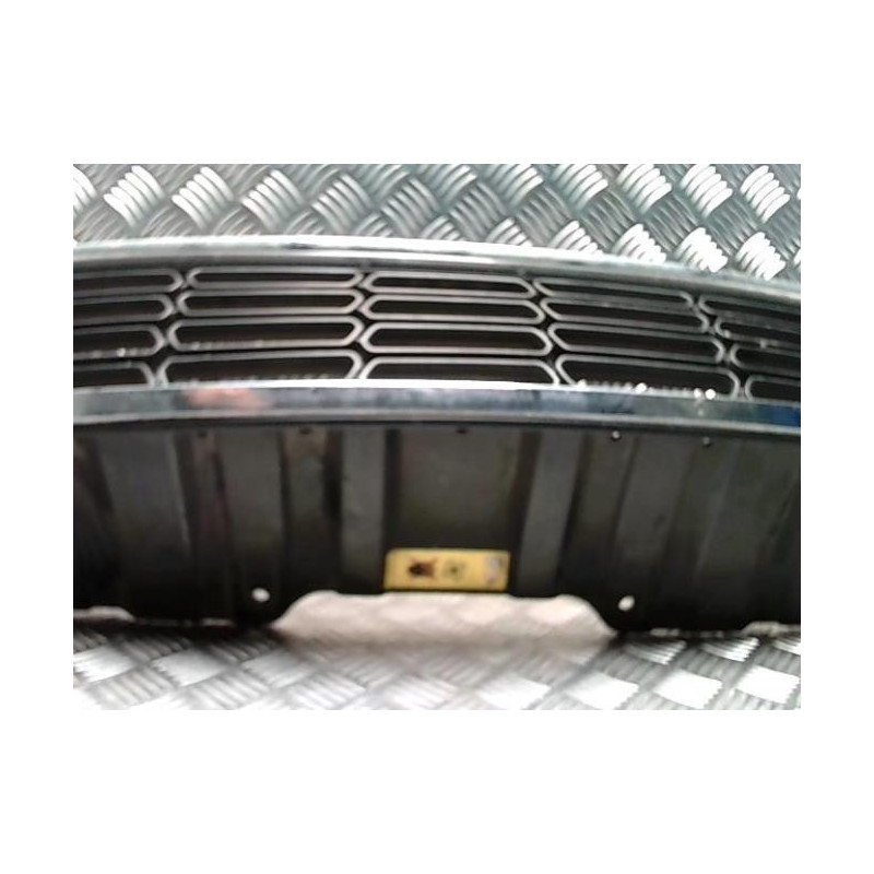 Calandre MINI MINI 2 R60 COUNTRYMAN BREAK d’occasion