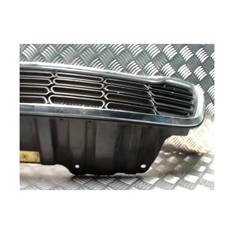 Calandre MINI MINI 2 R60 COUNTRYMAN BREAK d’occasion