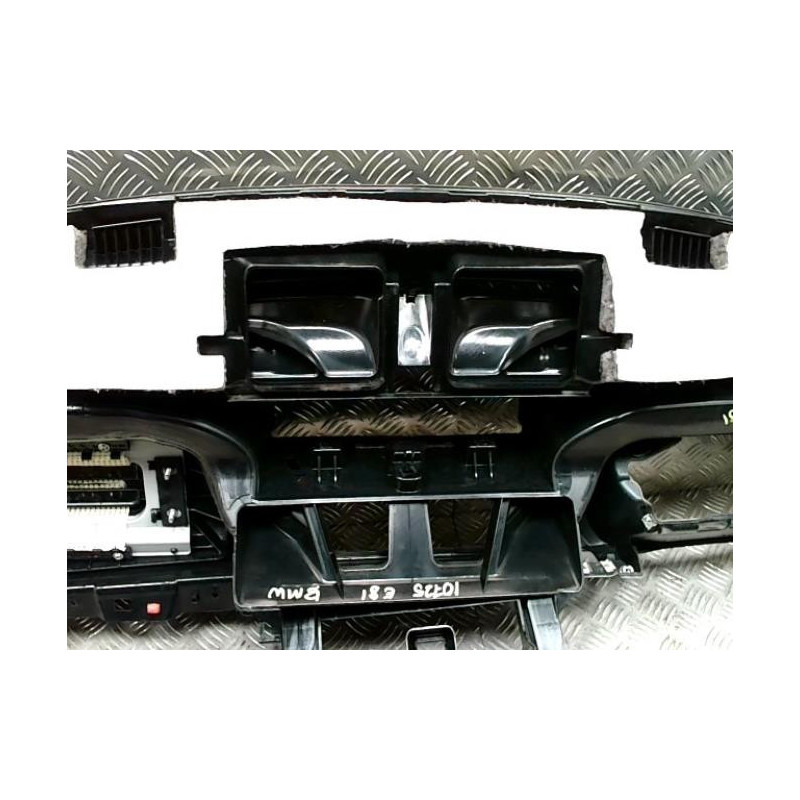 Tableau de bord BMW SERIE 1 E87 PHASE 1 d’occasion