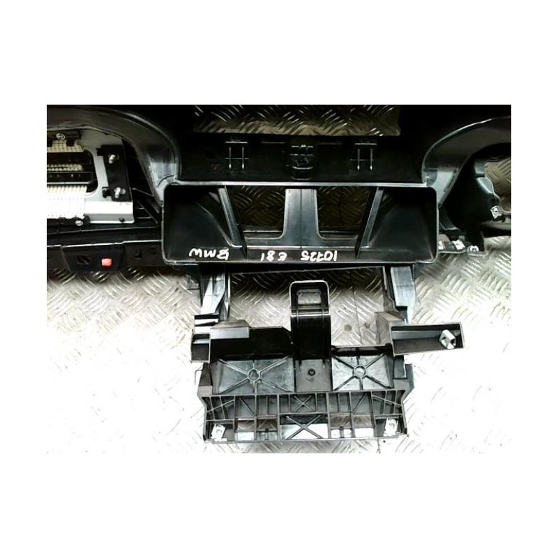 Tableau de bord BMW SERIE 1 E87 PHASE 1 d’occasion