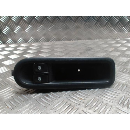 Interrupteur de leve vitre avant gauche RENAULT TWINGO 2 PHASE 1 d’occasion