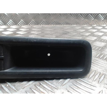 Interrupteur de leve vitre avant gauche RENAULT TWINGO 2 PHASE 1 d’occasion