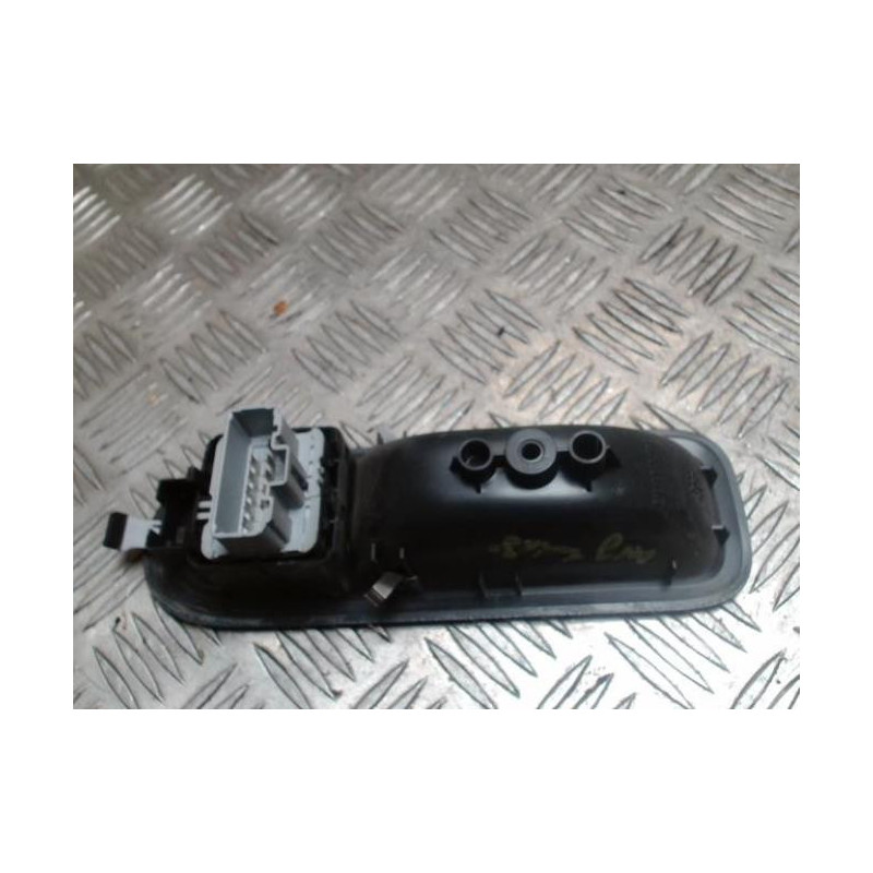 Interrupteur de leve vitre avant gauche RENAULT TWINGO 2 PHASE 1 d’occasion