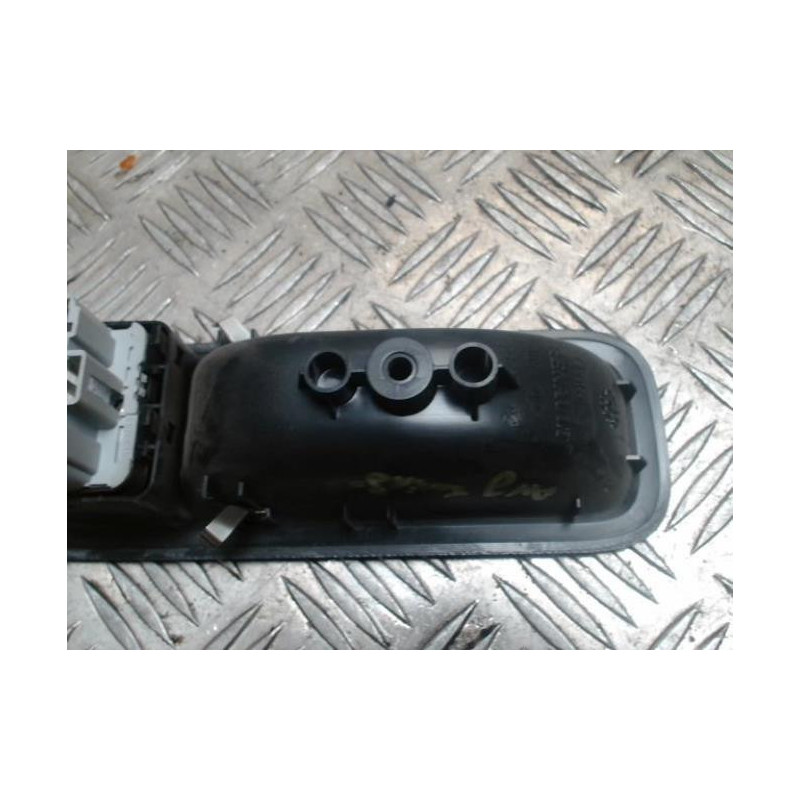 Interrupteur de leve vitre avant gauche RENAULT TWINGO 2 PHASE 1 d’occasion