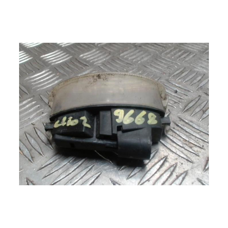 Eclairage de plaque RENAULT CLIO 2 PHASE 1 d’occasion