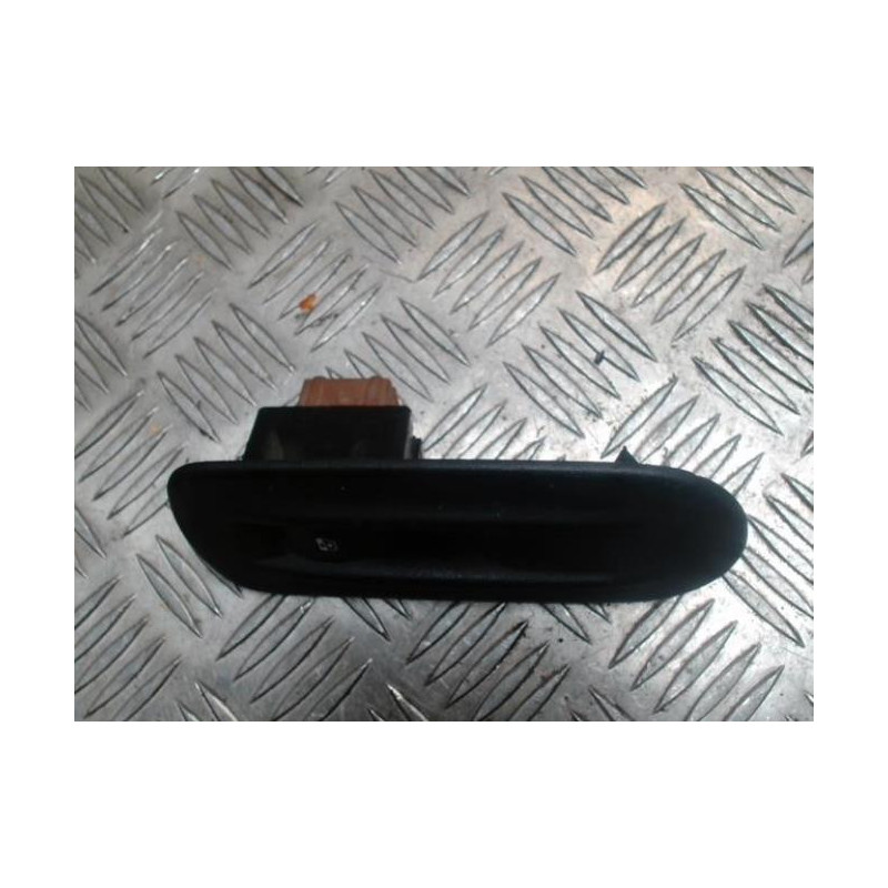 Interrupteur de leve vitre avant droit RENAULT MASTER 2 PHASE 2 d’occasion