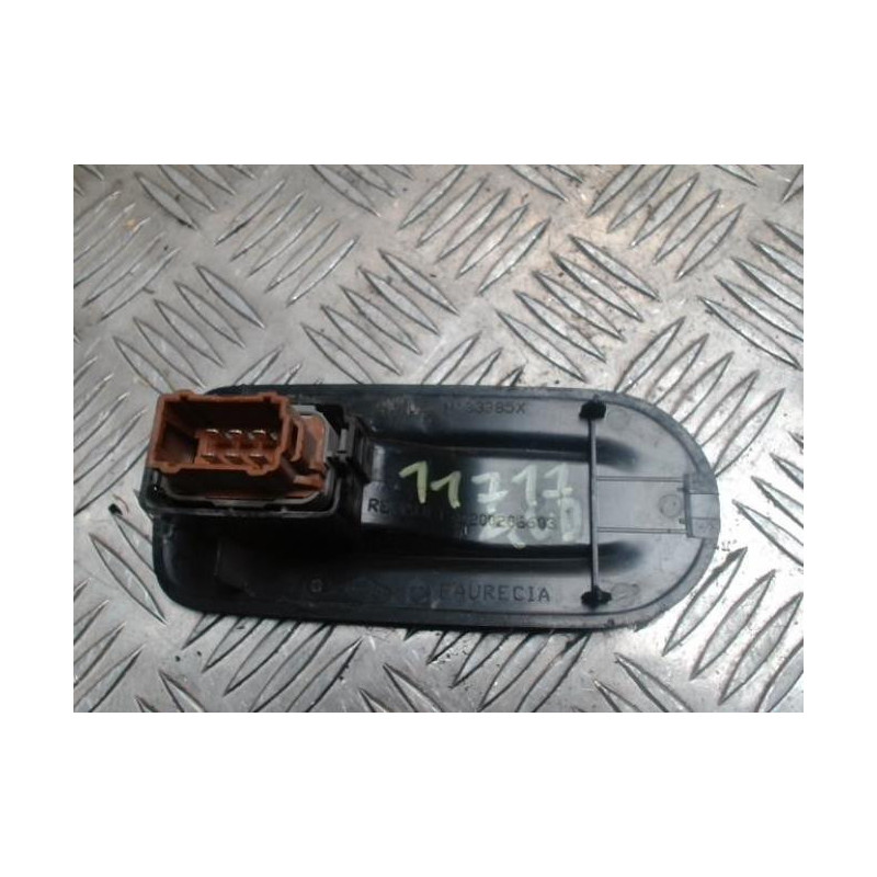 Interrupteur de leve vitre avant droit RENAULT MASTER 2 PHASE 2 d’occasion