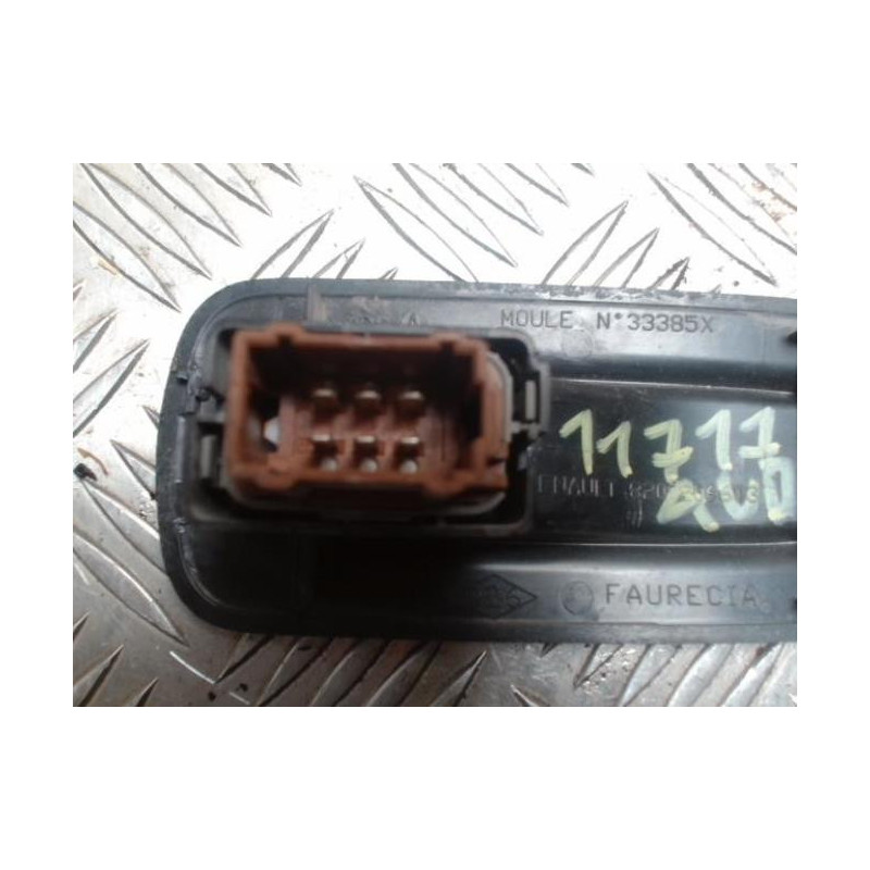 Interrupteur de leve vitre avant droit RENAULT MASTER 2 PHASE 2 d’occasion