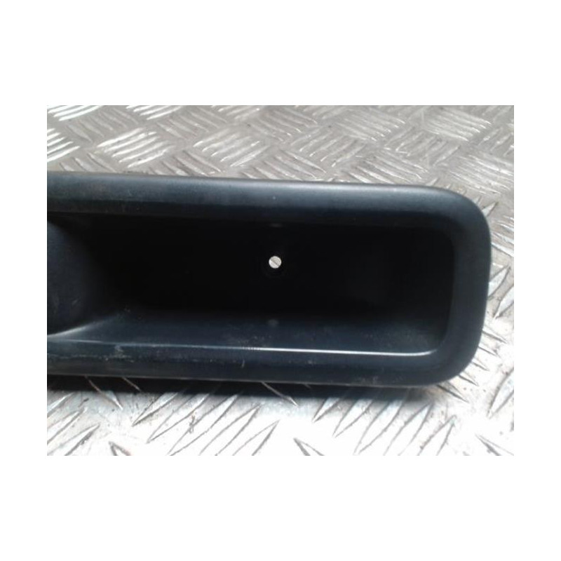 Interrupteur de leve vitre avant droit RENAULT TWINGO 2 PHASE 1 d’occasion