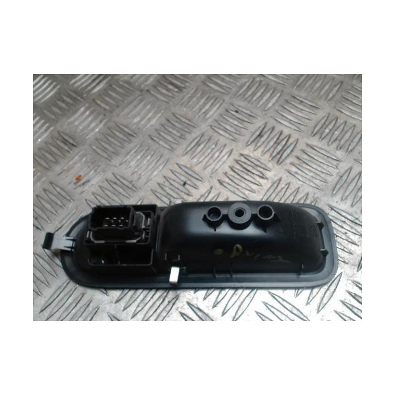 Interrupteur de leve vitre avant droit RENAULT TWINGO 2 PHASE 1 d’occasion