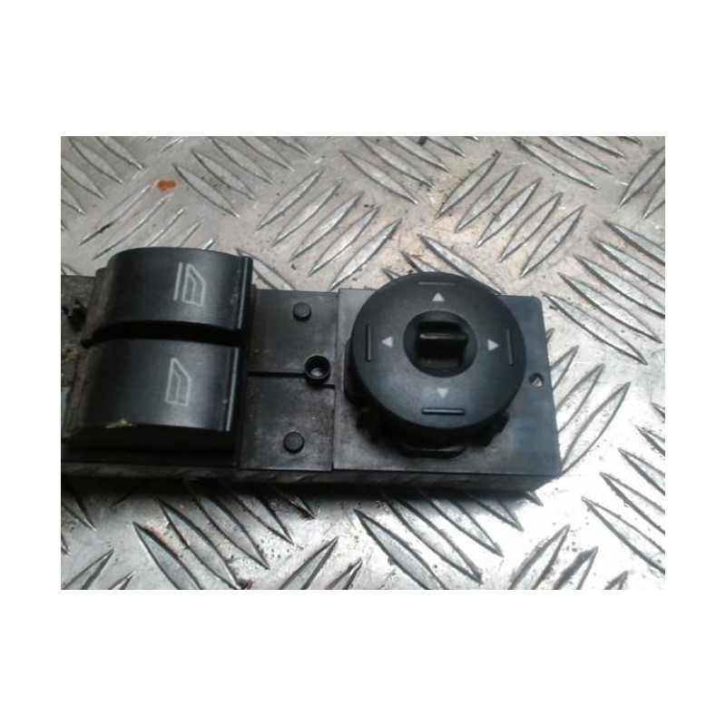 Interrupteur de leve vitre avant gauche FORD C-MAX 1 PHASE 1 d’occasion