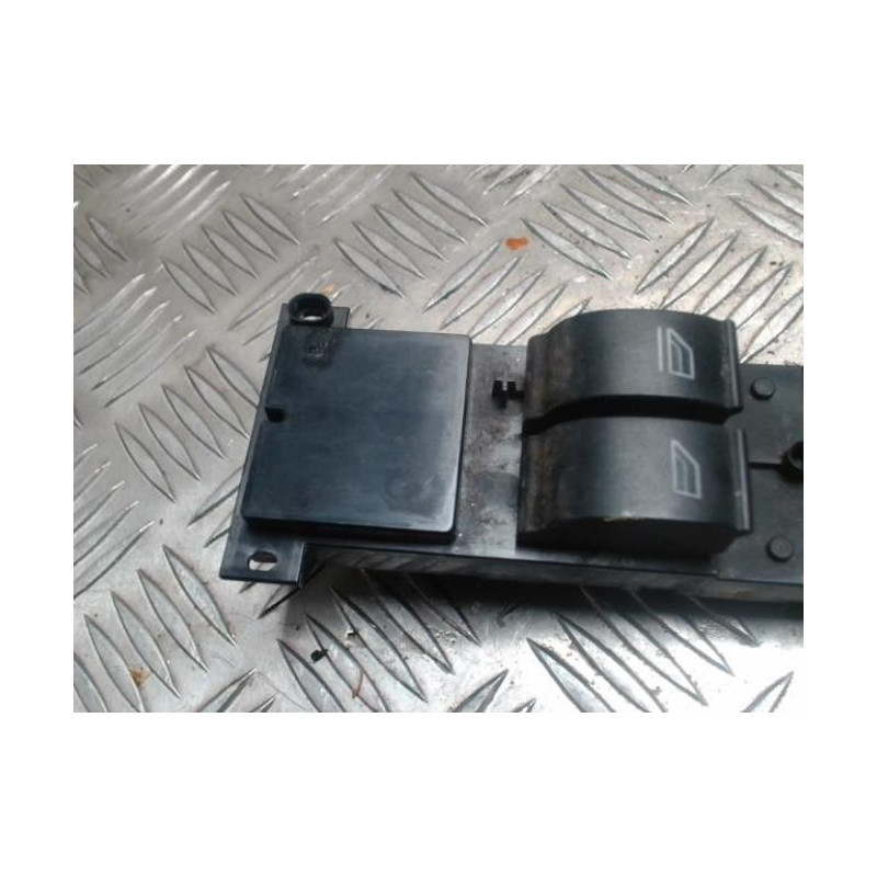 Interrupteur de leve vitre avant gauche FORD C-MAX 1 PHASE 1 d’occasion