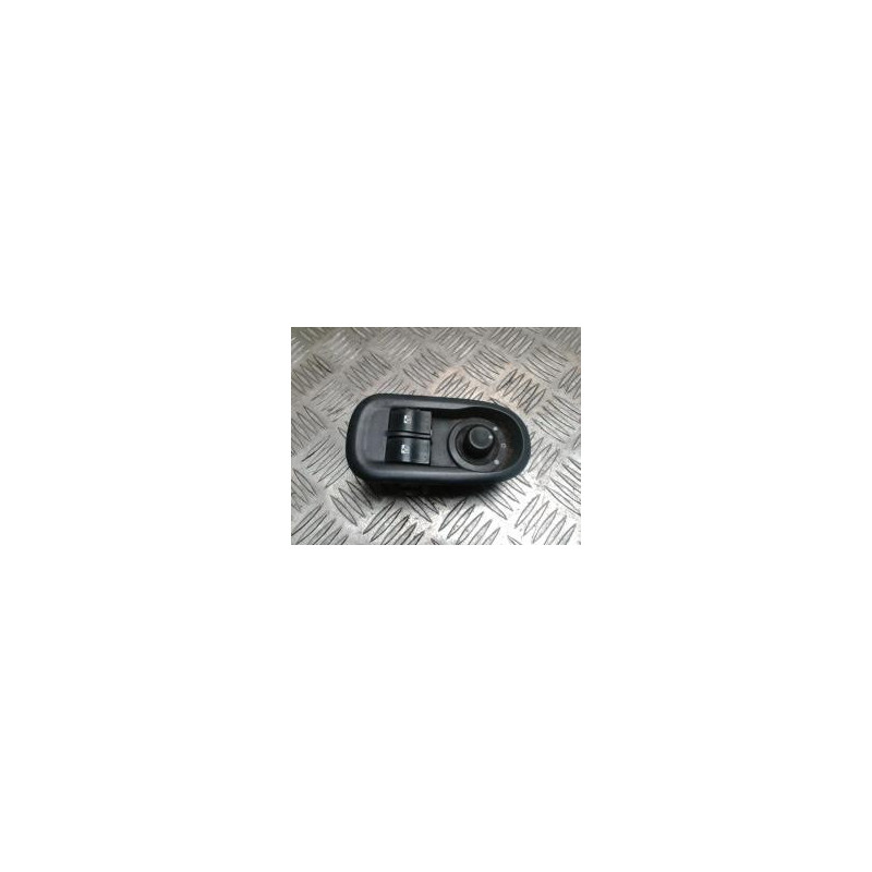 Interrupteur de leve vitre avant gauche RENAULT KANGOO 2 PHASE 1 d’occasion