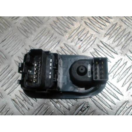 Interrupteur de leve vitre avant gauche RENAULT KANGOO 2 PHASE 1 d’occasion