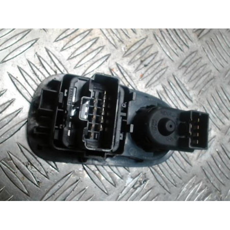 Interrupteur de leve vitre avant gauche RENAULT KANGOO 2 PHASE 1 d’occasion